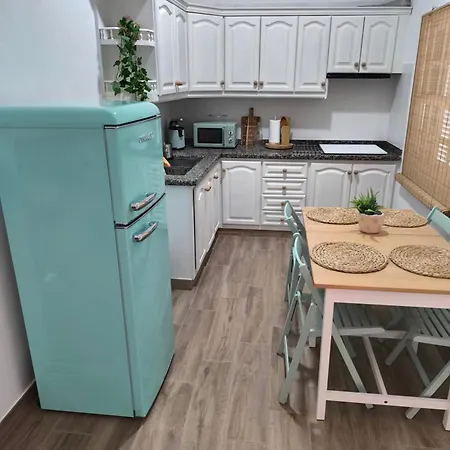 South Domi Semesterbostad *